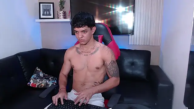 noah cole  online show from January 7, 7:05 pm