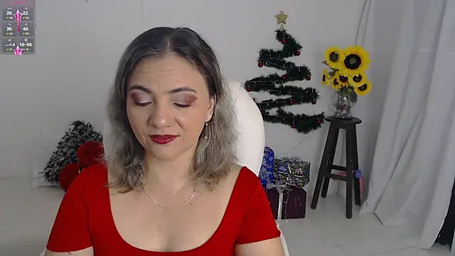 Snapshot of Katiana80 chatting on December 17, 12:00 pm Katiana80 online show from December 17, 12:00 pm