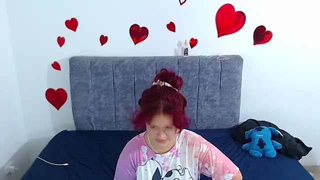 Snapshot of hottie_couplee chatting on June 11, 11:47 pm hottie couplee online show from June 11, 11:47 pm