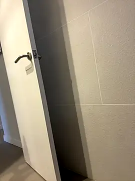 andresbale online show from December 18, 7:36 am