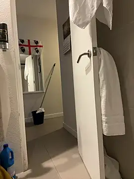 andresbale online show from February 4, 4:18 am