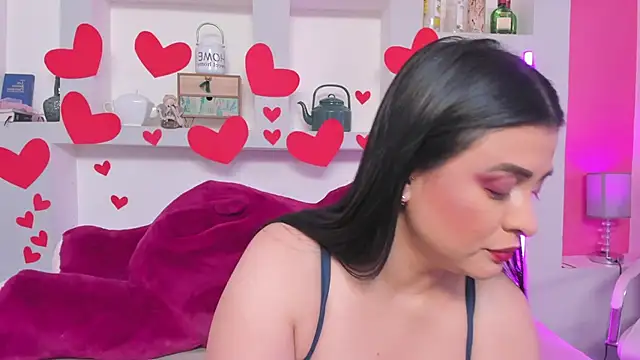 Snapshot of AnikaRomanoff_ chatting on February 14, 2:36 pm AnikaRomanoff online show from February 14, 2:36 pm