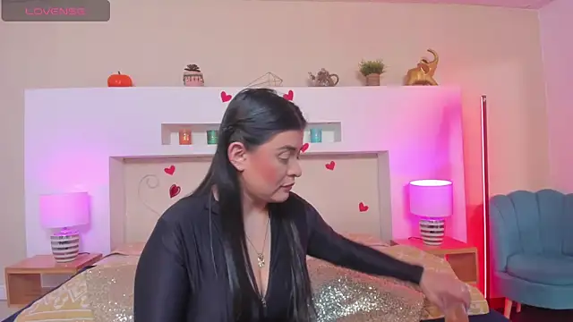 AnikaRomanoff  online show from March 18, 11:35 am