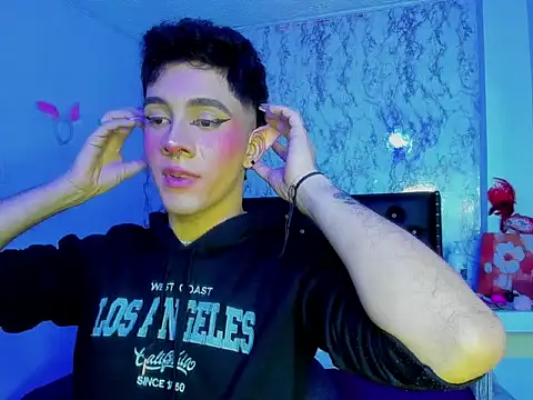 Snapshot of BlakeNoir_ chatting on December 3, 12:29 am BlakeNoir online show from December 3, 12:29 am