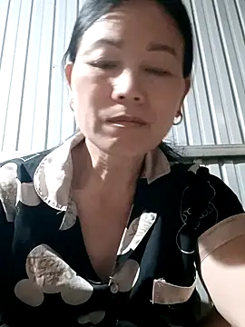 Lili-123k online show from May 26, 2:40 am
