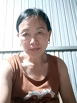 Lili-123k online show from May 27, 3:47 am