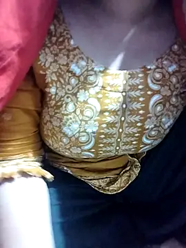 Snapshot of hottyrose69 chatting on December 22, 1:41 pm hottyrose69 online show from December 22, 1:41 pm