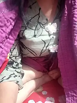 Snapshot of hottyrose69 chatting on January 13, 12:38 am hottyrose69 online show from January 13, 12:38 am