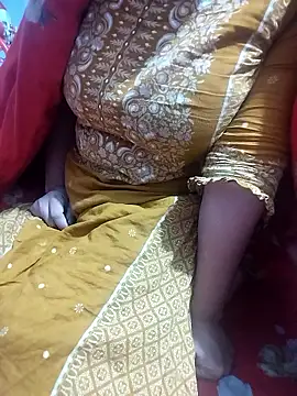 Snapshot of hottyrose69 chatting on January 14, 8:14 pm hottyrose69 online show from January 14, 8:14 pm