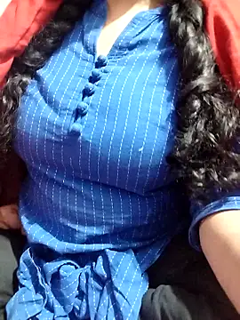 Snapshot of hottyrose69 chatting on February 1, 10:47 am hottyrose69 online show from February 1, 10:47 am