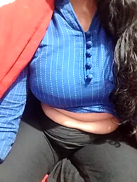 Snapshot of hottyrose69 chatting on February 3, 7:46 am hottyrose69 online show from February 3, 7:46 am