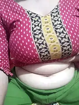 Snapshot of hottyrose69 chatting on February 22, 6:02 am hottyrose69 online show from February 22, 6:02 am