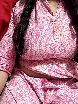 Snapshot of hottyrose69 chatting on February 27, 3:01 pm hottyrose69 online show from February 27, 3:01 pm