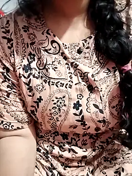 Snapshot of hottyrose69 chatting on March 2, 4:03 am hottyrose69 online show from March 2, 4:03 am