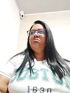 Snapshot of Carameloswing1 chatting on December 4, 12:47 pm Carameloswing1 online show from December 4, 12:47 pm