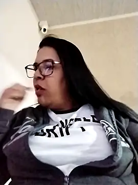 Snapshot of Carameloswing1 chatting on December 22, 11:40 am Carameloswing1 online show from December 22, 11:40 am