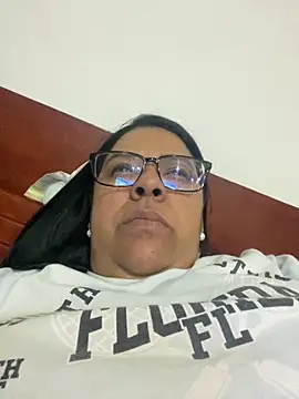 Snapshot of Carameloswing1 chatting on February 9, 12:25 am Carameloswing1 online show from February 9, 12:25 am