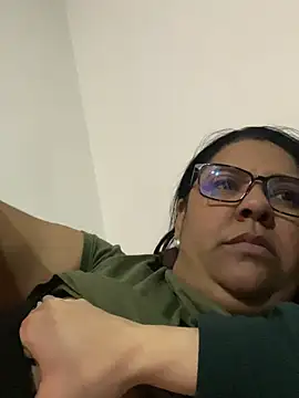 Snapshot of Carameloswing1 chatting on February 12, 12:16 am Carameloswing1 online show from February 12, 12:16 am