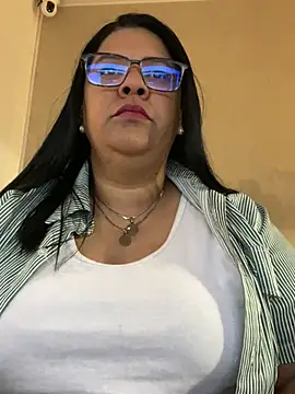 Snapshot of Carameloswing1 chatting on February 12, 12:22 pm Carameloswing1 online show from February 12, 12:22 pm