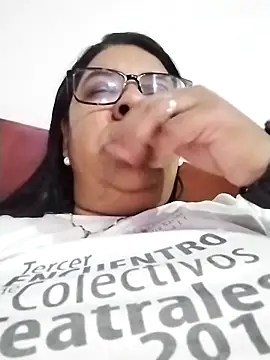 Snapshot of Carameloswing1 chatting on February 15, 12:40 am Carameloswing1 online show from February 15, 12:40 am