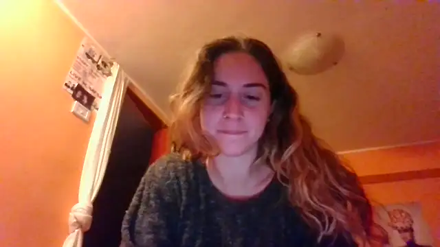 HornyJuliaXO online show from December 3, 2:08 am