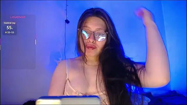 Snapshot of Usagi-- chatting on December 3, 12:51 am Usagi-- online show from December 3, 12:51 am