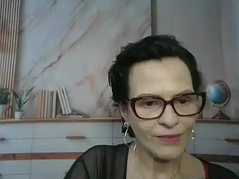 Snapshot of Luna-Hot0802 chatting on December 17, 5:52 pm Luna-Hot0802 online show from December 17, 5:52 pm