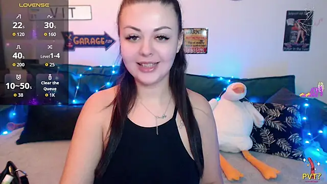 Snapshot of MonicaMoonly chatting on December 5, 8:27 pm MonicaMoonly online show from December 5, 8:27 pm