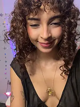 Snapshot of Anne_Wyntheris chatting on April 19, 2:11 am Anne Wyntheris online show from April 19, 2:11 am