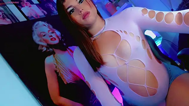 Tiiana Glow10  online show from December 3, 4:09 am