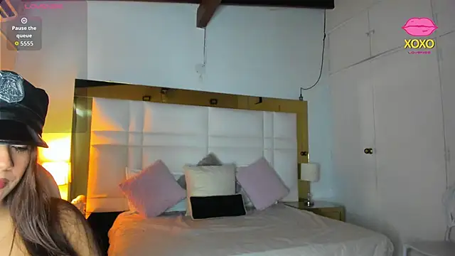 Zoei Moon online show from March 25, 7:09 pm