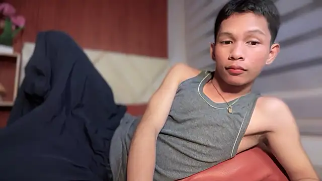 TheBoyAboveYou online show from January 6, 4:11 pm