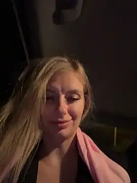 Snapshot of Betsy chatting on January 18, 4:44 pm Betsy online show from January 18, 4:44 pm