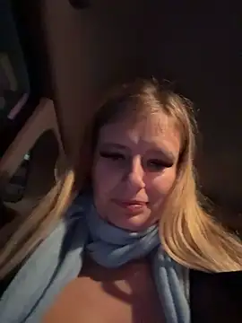 Snapshot of Betsy chatting on January 31, 7:11 pm Betsy online show from January 31, 7:11 pm