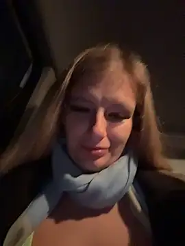 Snapshot of Betsy chatting on February 1, 3:54 pm Betsy online show from February 1, 3:54 pm