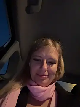 Snapshot of Betsy chatting on February 15, 4:03 pm Betsy online show from February 15, 4:03 pm