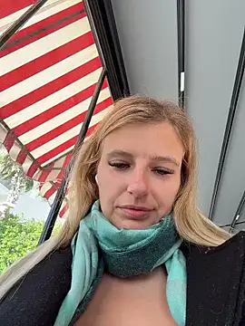 Snapshot of Betsy chatting on February 27, 1:33 pm Betsy online show from February 27, 1:33 pm