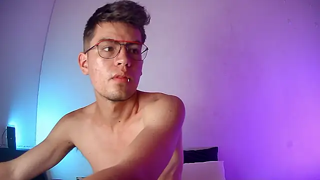 nicolatinboy online show from March 5, 9:11 pm