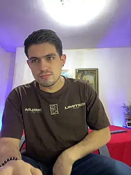 williamsmiiths16 online show from February 18, 1:07 pm