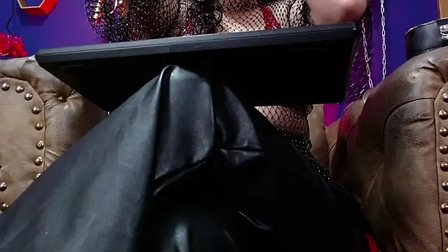 LunaTikka online show from January 13, 1:22 am