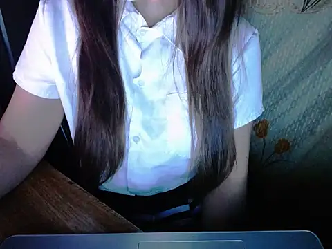 Snapshot of maian_love chatting on July 16, 7:20 pm maian love online show from July 16, 7:20 pm