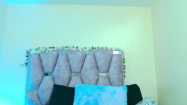 iris and damian online show from February 1, 4:16 pm