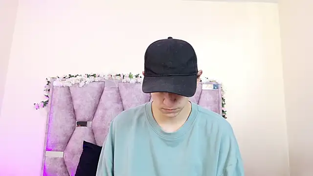 iris and damian online show from February 26, 5:12 pm