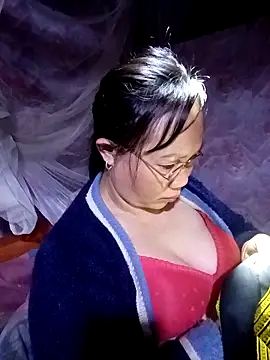 ava-dellght online show from March 18, 11:30 pm