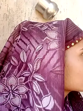 Snapshot of Neha637 chatting on December 15, 9:02 am Neha637 online show from December 15, 9:02 am