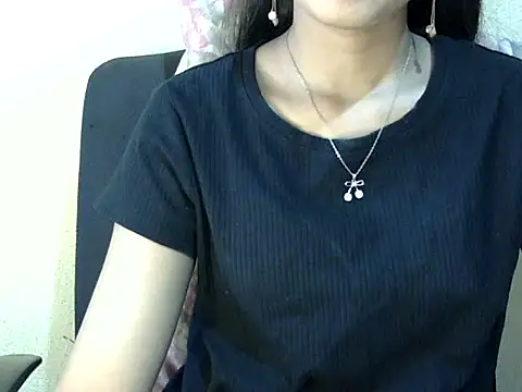 Snapshot of Shab_M chatting on April 30, 6:42 am Shab M online show from April 30, 6:42 am