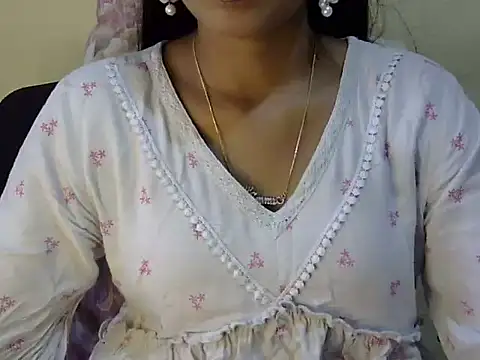 Snapshot of Shab_M chatting on May 5, 7:49 am Shab M online show from May 5, 7:49 am