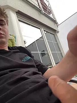 hannes256102 online show from May 24, 6:24 pm