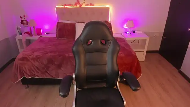 Celeste Rous   online show from December 5, 12:36 pm