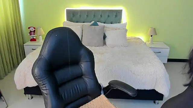 Celeste Rous   online show from December 20, 12:34 pm